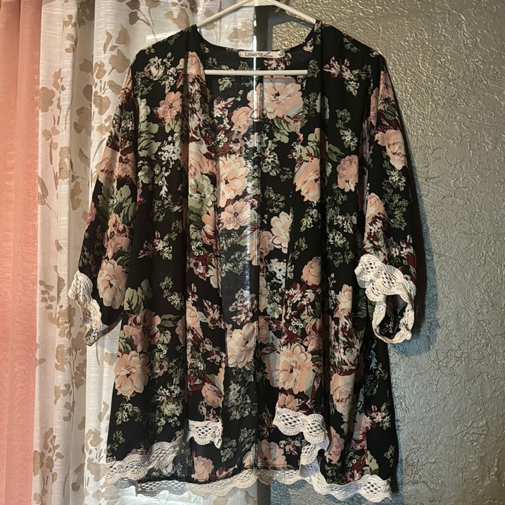 Floral Kimono with Lace Trim